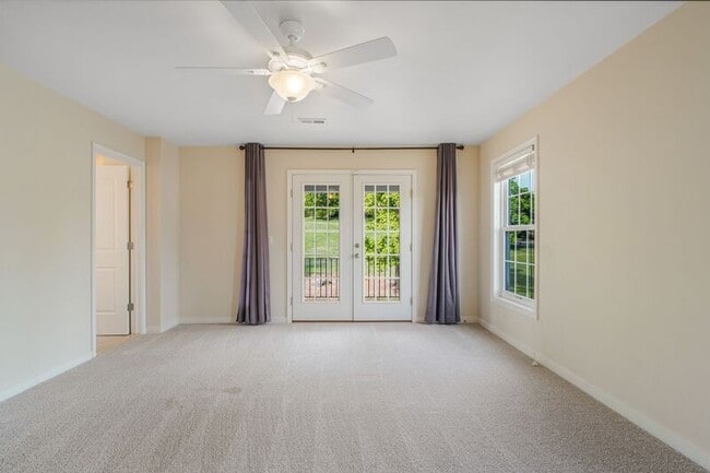 Building Photo - 803 Sunken Rd