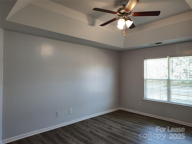 Building Photo - 3627 Pauline Ln