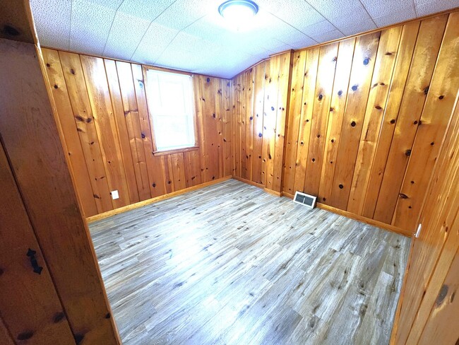 Building Photo - 4 Bedroom Cape Cod with Large Partially Fenced Yard