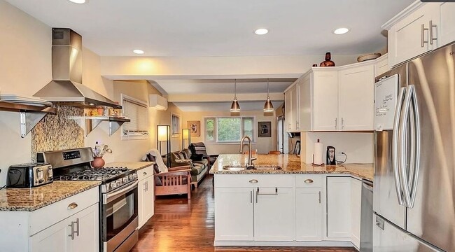 Building Photo - 4050 Harvard Terrace