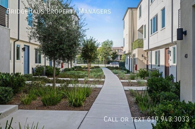 Building Photo - 5480 Seacliff Pl