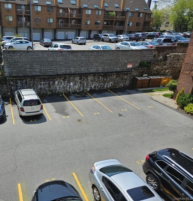 Building Photo - 7 Greenridge Ave