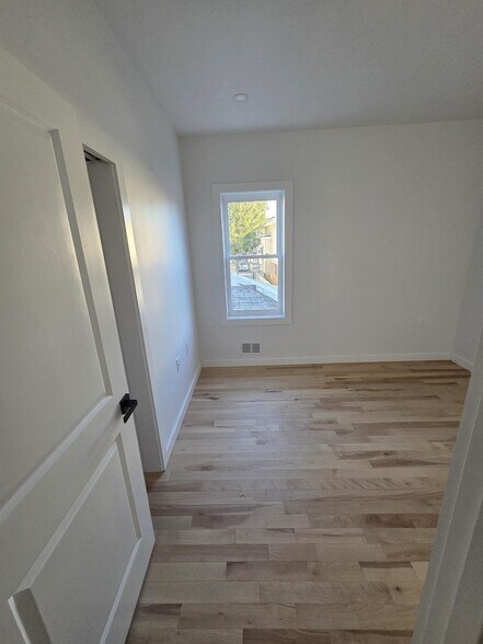 Building Photo - 9 Voorhees St
