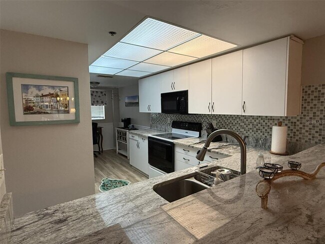 Building Photo - 9510 Harbor Greens Way