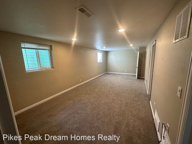 Building Photo - 5 br, 2 bath House - 4234 Morley Drive