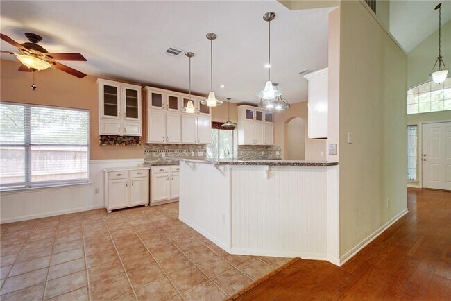 Building Photo - 1801 Hickory Ridge Cove