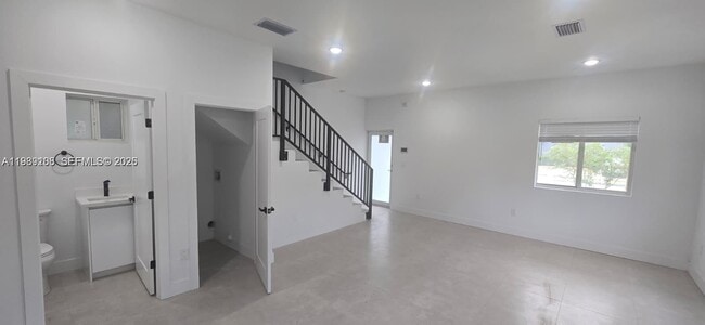 Building Photo - 141 NW 11th St