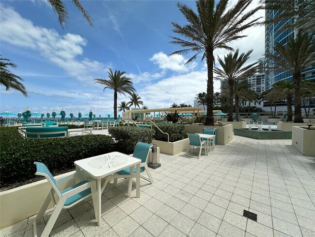 Building Photo - 2501 S Ocean Dr