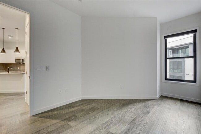 Building Photo - 800 Embassy Dr
