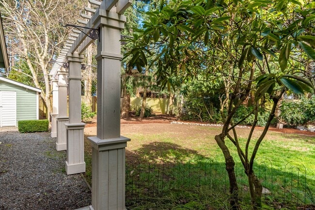 Building Photo - 3 Bedroom 2.5 Bath House