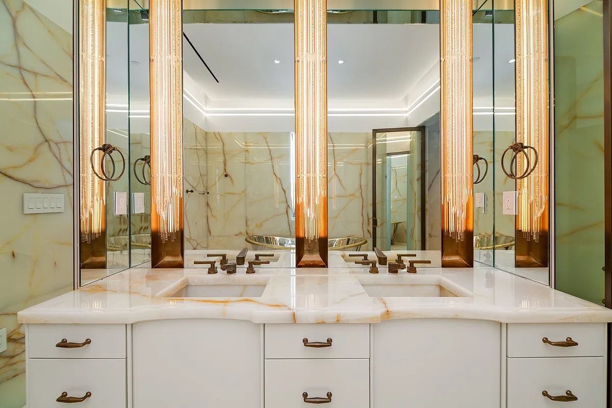 Building Photo - 111 W 57th St