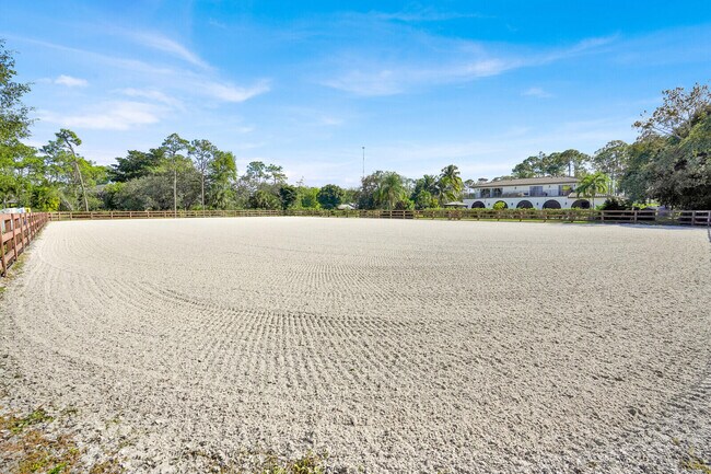 Building Photo - 11231 Ira Ln