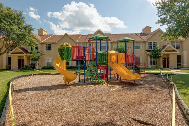Building Photo - MOVE IN BY MAY 15th and GET 2 WEEKS OFF YO...