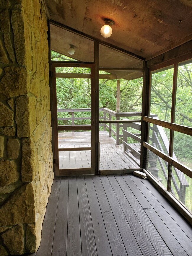 Building Photo - Secluded luxury cabin in woods with privat...
