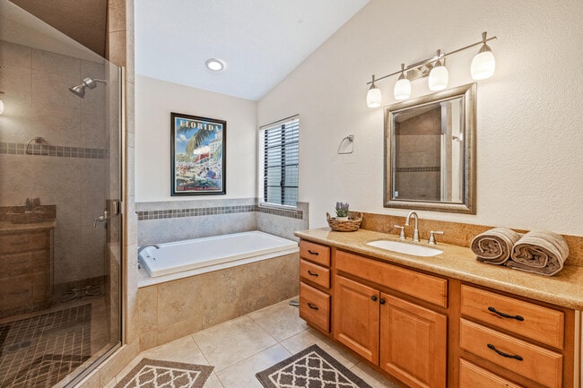 Building Photo - 49035 Tango Ct