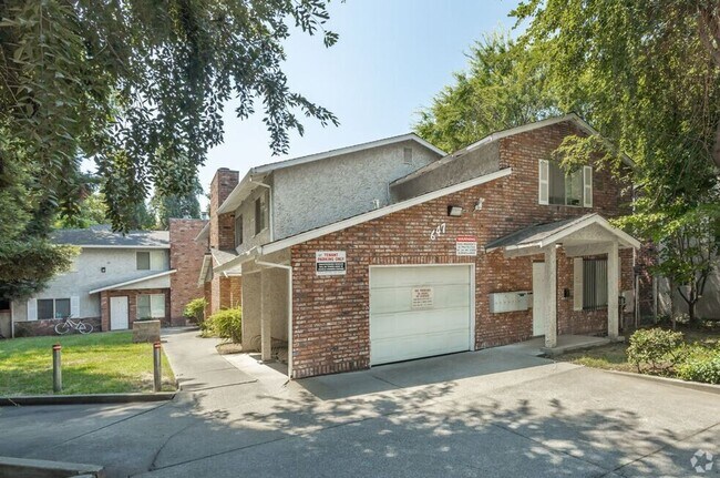 Building Photo - Spacious 4 Bedroom Townhomes in Chico – $1...