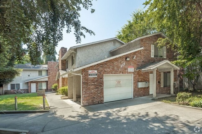 Building Photo - Spacious 4 Bedroom Townhomes in Chico