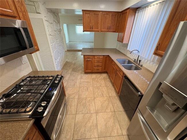 Building Photo - 15381 Cambay Ln