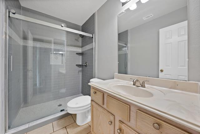 Building Photo - 745 Woodridge Dr