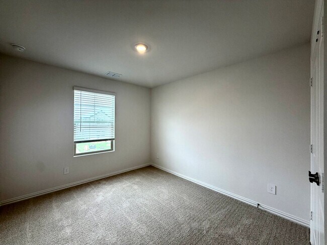 Building Photo - New Construction 5 Bedrooms backs to greenbelt!