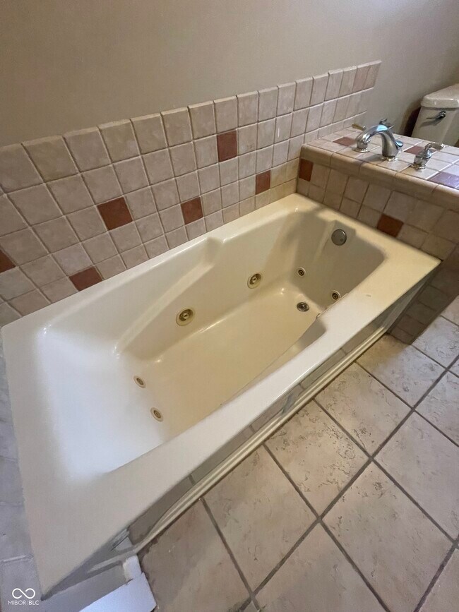 Building Photo - 117 E 36th St