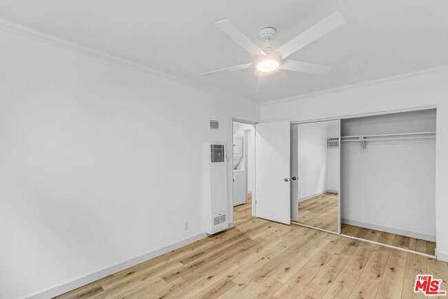 Building Photo - 4916 Hazeltine Ave
