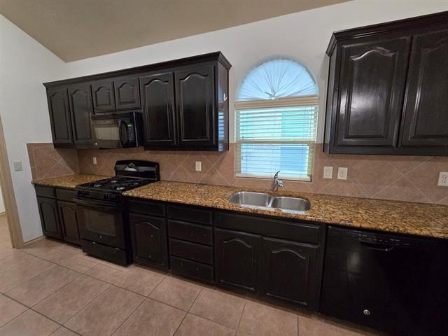 Building Photo - 10444 Merced Lake Rd