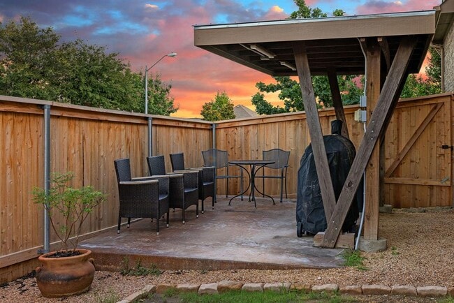 Building Photo - 100 Crystal Cove