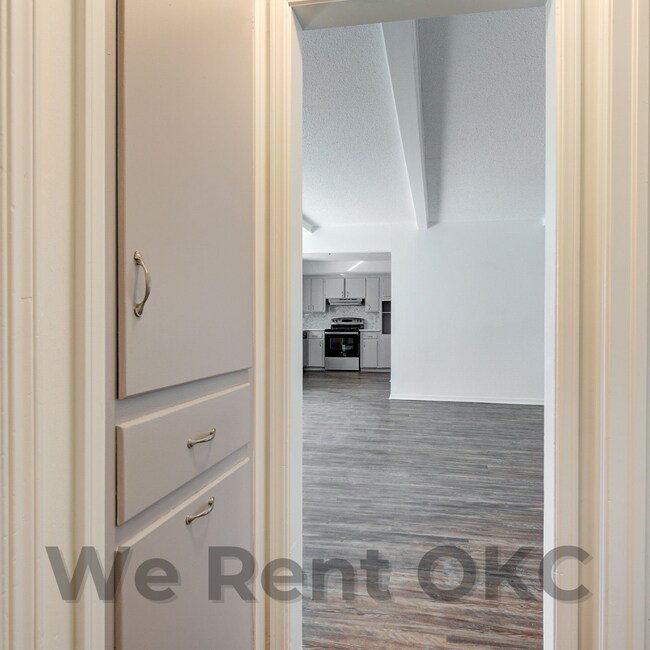 Building Photo - 1332 SW 77th Pl