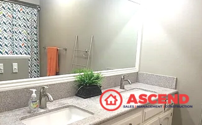 Building Photo - Beautiful 4 Bedroom Home Near Coffee Rd. & Hageman Rd.