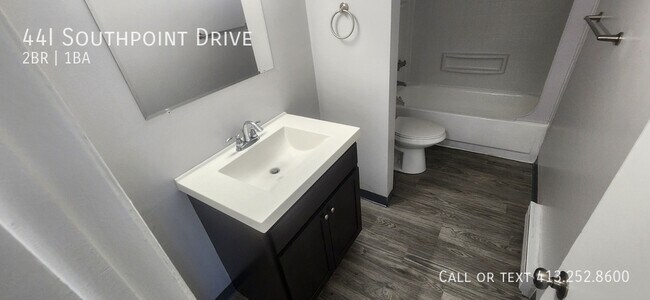 Building Photo - 44 Southpoint Dr