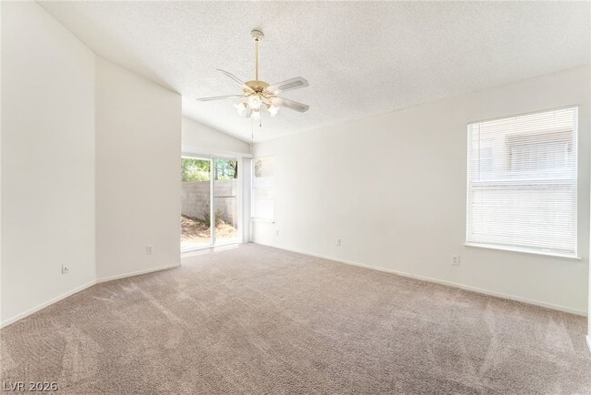 Building Photo - 9725 Horizon Hills Dr