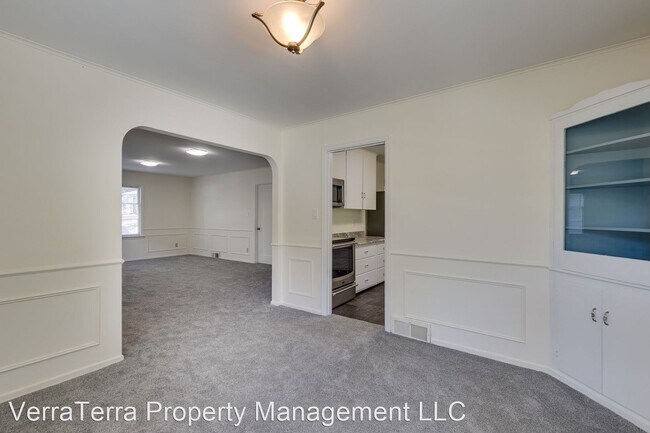 Building Photo - 3 br, 2 bath House - 7658 NE 12th St