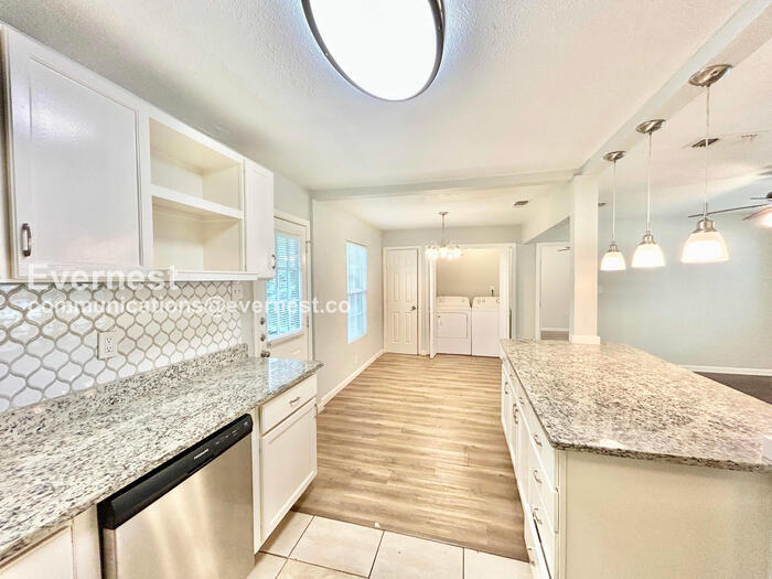 Building Photo - 10425 Ferguson Rd