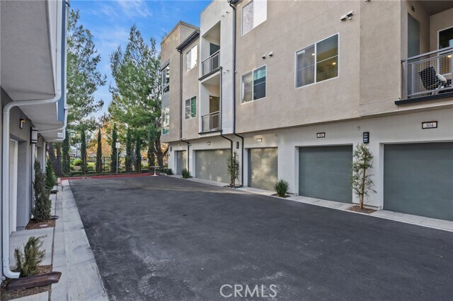 Building Photo - 980 N Tangent Privado