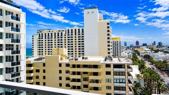 Building Photo - 100 Lincoln Rd