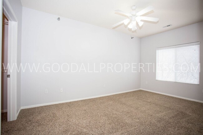 Building Photo - 3-Bedroom, 2-Bath Low-Maintenance Waukee Condo with Garage
