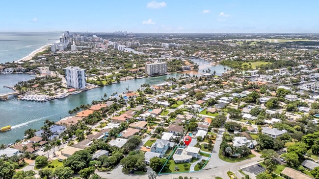 Building Photo - 2812 NE 27th St