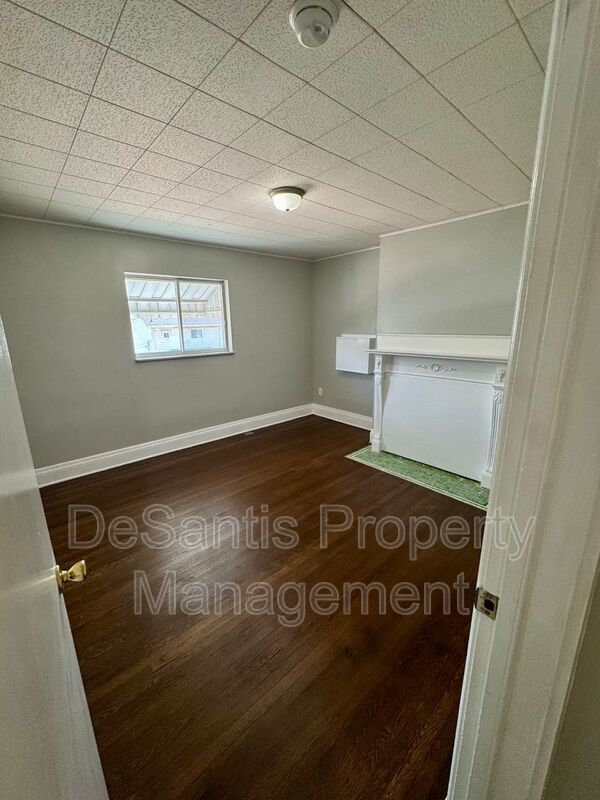 Building Photo - 227 5th Ave