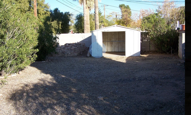 Building Photo - 5565 E Pima St