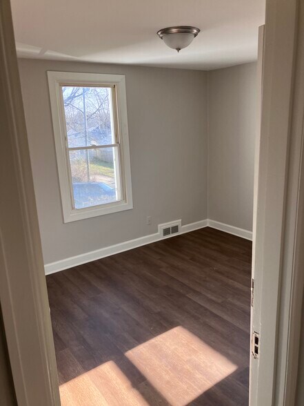 Building Photo - 912 Geers Ave