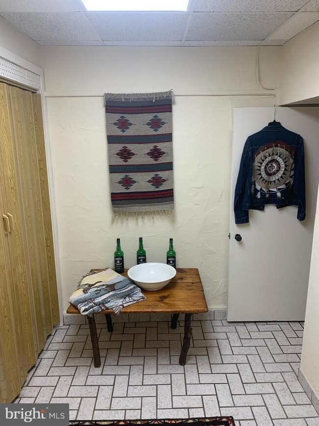 Building Photo - 256 Radcliffe St