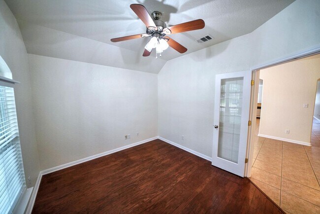Building Photo - Stunning  Home in the Highly Sought-After ...