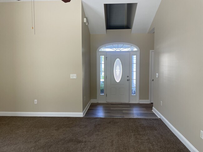 Building Photo - 281 White Water Loop