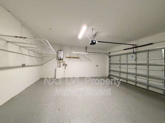 Building Photo - 16570 Ridgeview Cir