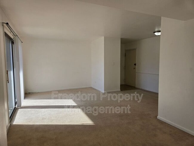 Building Photo - 10629 Provincial Dr