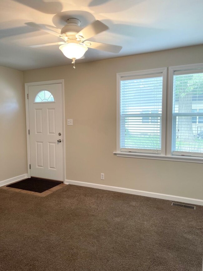Building Photo - Charming 2-Bedroom Home with Bonus Room on...