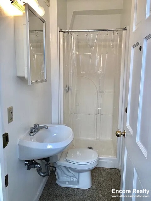 Building Photo - 1061 Beacon St