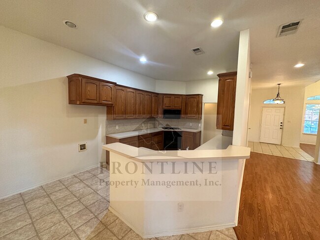 Building Photo - 629 Dorchester Dr