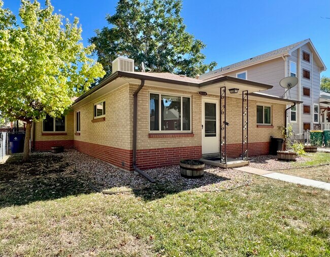 Building Photo - 3118 S Acoma St